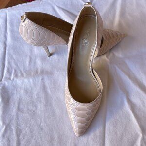 Women's 7.5 heels Michael Kors